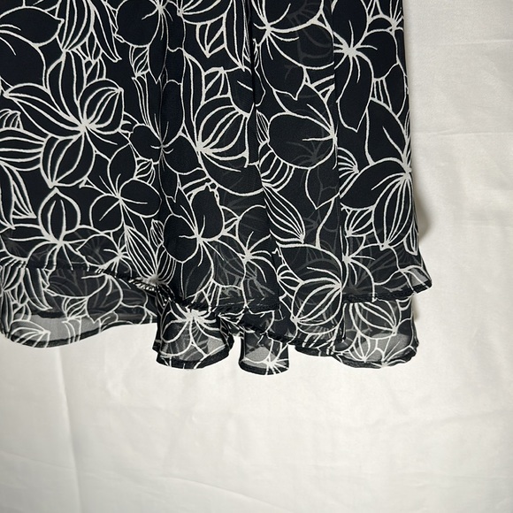 Covington Floral Skirt Size 8 Black & Cream - Picture 2 of 4